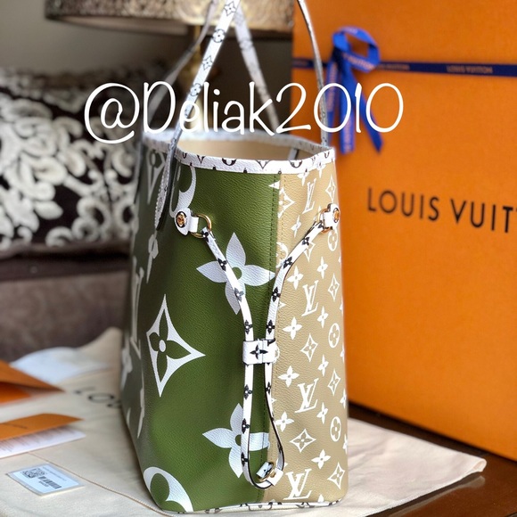 SOLD! Louis Vuitton Giant Neverfull Khaki FULL SET - Picture 3 of 8